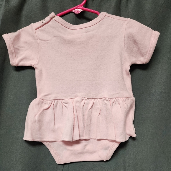 Girl's Pink MN Vikings Dress Onesie, sizes 3-18 months, NEW - Picture 4 of 4